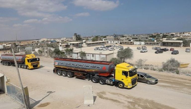 عودة شاحنات الوقود إلى غزة