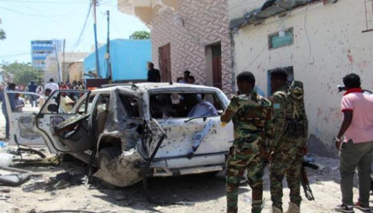 جنود صوماليون بموقع انفجار في مقديشو - أرشيفية