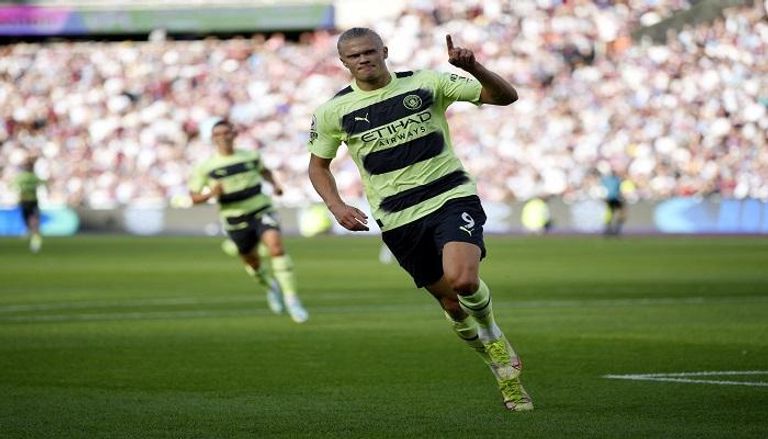 إيرلينج هالاند مهاجم مانشستر سيتي محمد صلاح نجم ليفربول