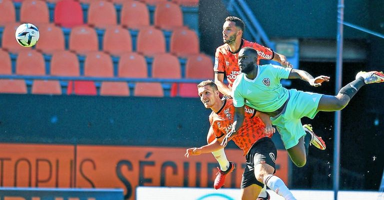 منتصر الطالبي أشرف حكيمي نجم باريس سان جيرمان