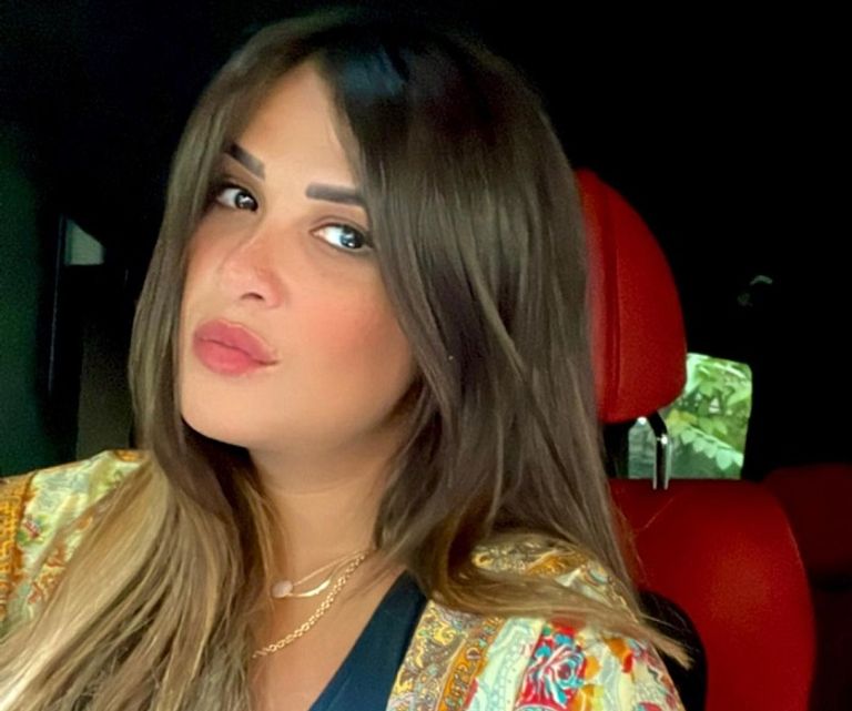 صور ياسمين عبدالعزيز تتميز بإطلالة جريئة