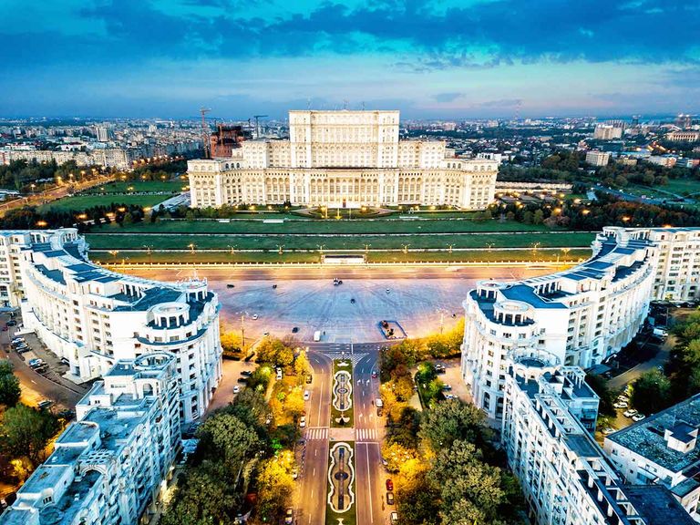 بوخارست أحد أفضل أماكن السياحة في رومانيا السياحة في رومانيا.. 6 مفاجآت أبرزها قلعة دراكولا