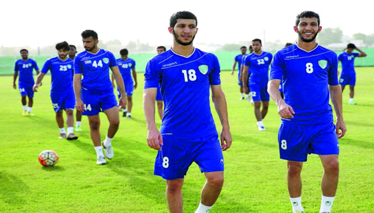 الحسن والحسين صالح نجما منتخب الإمارات التوأم حسام وإبراهيم حسن بقميص الأهلي