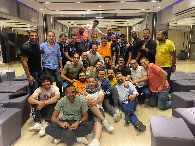 طاقم العمل عقب نهاية أحد العروض