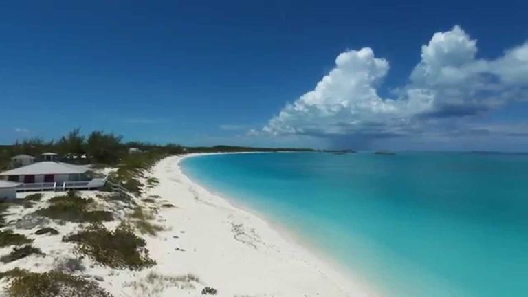 مدار شاطئ السرطان أحد شواطئ جزر البهاما شواطئ جزر البهاما.. 5 روائع على البحر الكاريبي