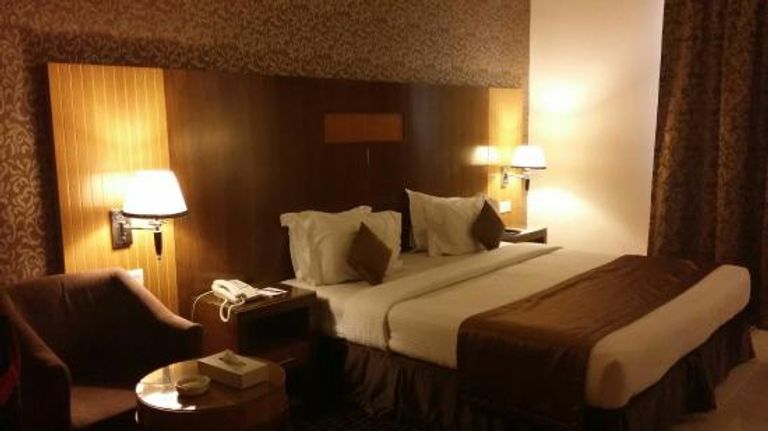 فندق "khorfakkan hotel apartments" أحد أفضل الفنادق في خورفان السياحة في خورفكان …أجمل الأماكن في مدينة السحر والجمال
