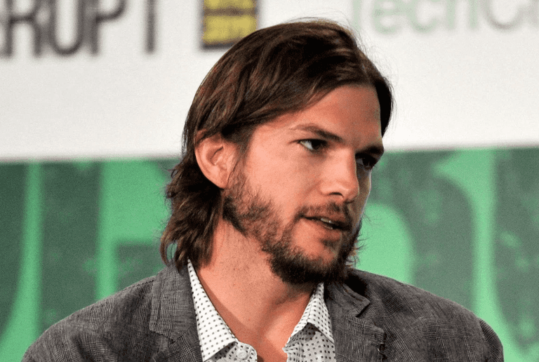 الممثل العالمي أشتون كوتشر