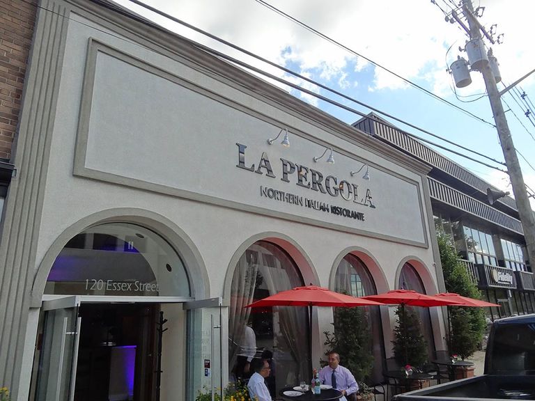 La Pergola مطعم La Pergola