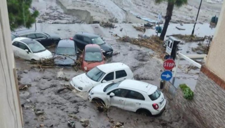 آثار العواصف في جنوب إيطاليا