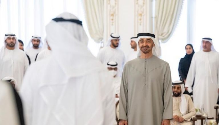 رئيس الإمارات خلال لقاء وفد  الشباب