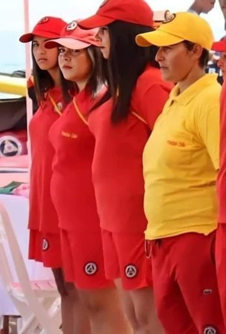 تعيين النساء في مهنة الإنقاذ البحري في تيبازة الجزائرية جزائريات يقتحمن مهنة الإنقاذ البحري