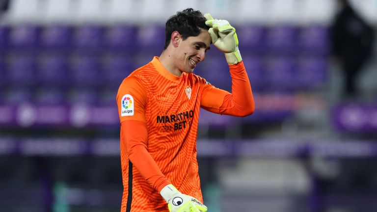 عيسى ماندي ويوسف النصيري