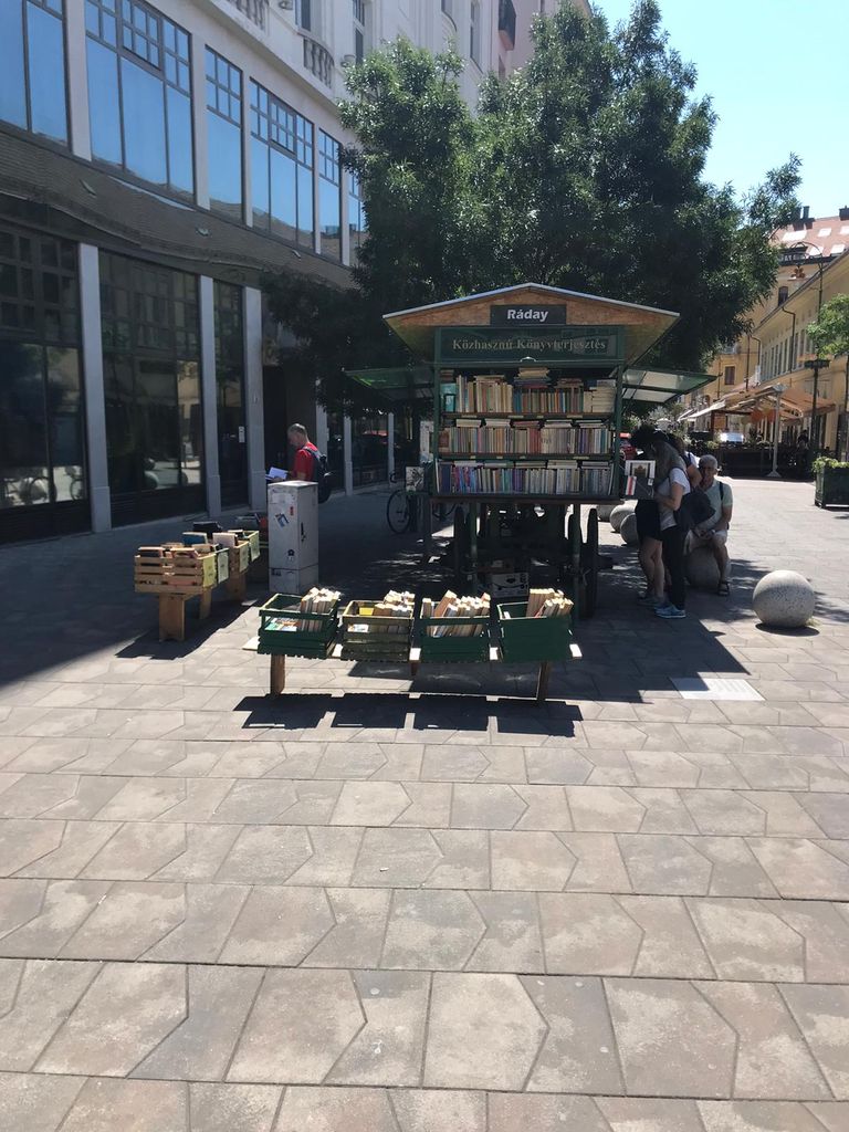 أحد أكشاك الكتب في بودابست