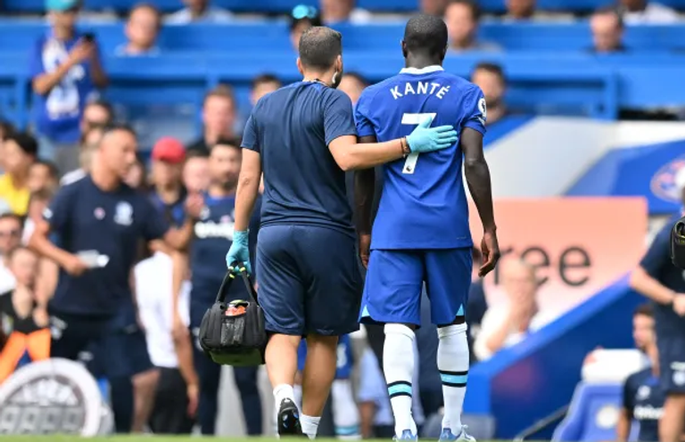 خروج نجولو كانتي مصاباً