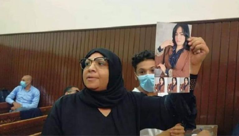 والدة الإعلامية المصرية الراحلة شيماء جمال