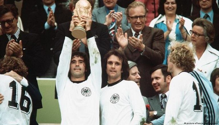 منتخب ألمانيا الغربية بطل كأس العالم 1974