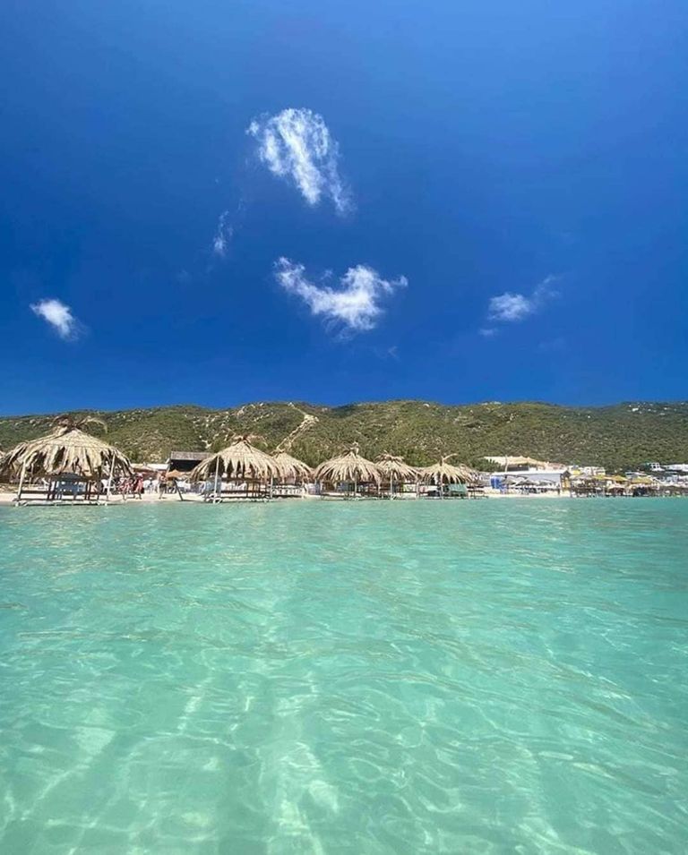 شاطئ غار الملح - أرشيفية