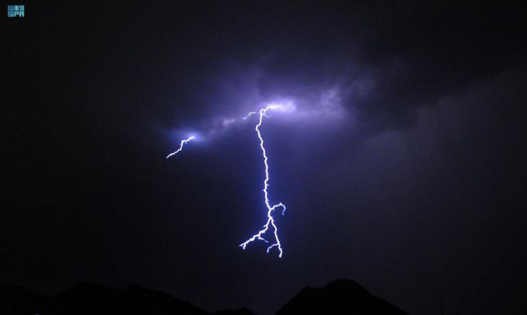 أمطار على المدينة المنورة السعودية