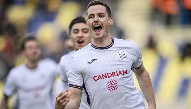 سيرخيو جوميز بقميص أندرلخت سيرجيو جوميز لاعب مانشستر سيتي