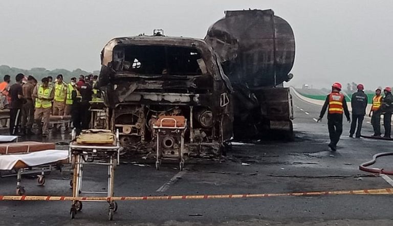 الحافلة تفحمت بسبب التصادم المروع