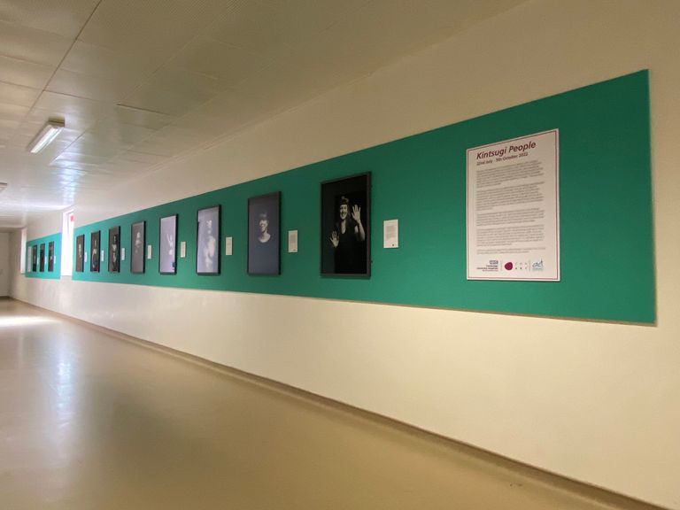 معرض CAROL HOLLIDAY داخل مستشفى كامبريدج