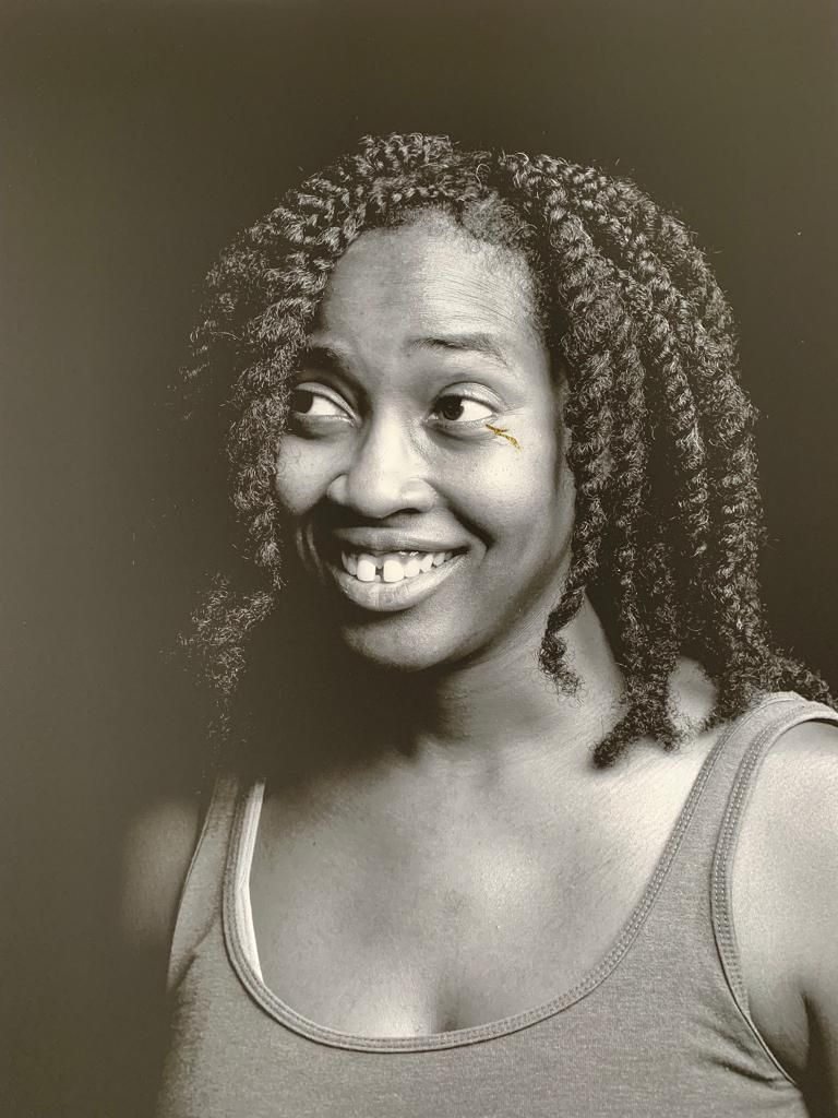 أعمال الفنانة والطبيبة البريطانية كارول هوليداي