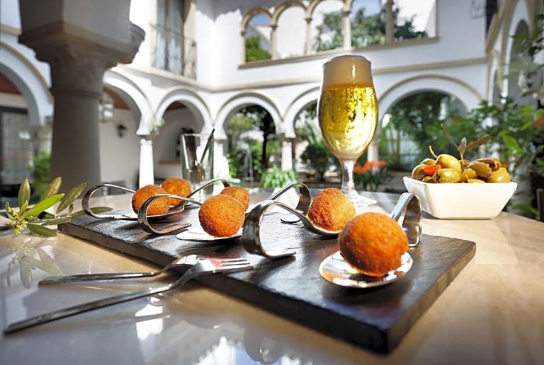 فندق ومركز مؤتمرات كونكويستادور أحد أفضل الفنادق في جواتيمالا السياحة في جواتيمالا الأمريكية… 5 مفاجآت في قلب الطبيعة