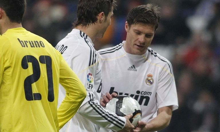 رونالدو وتشابي ألونسو كيليان مبابي ونيمار دا سيلفا