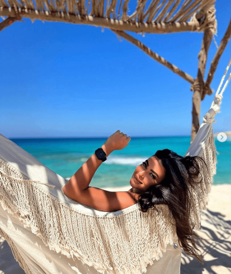 الفنانة ميرنا نور الدين