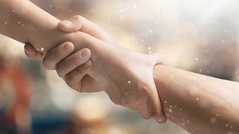 أشخاص يتعاهدون على العمل الإنساني الموحد - أرشيفية