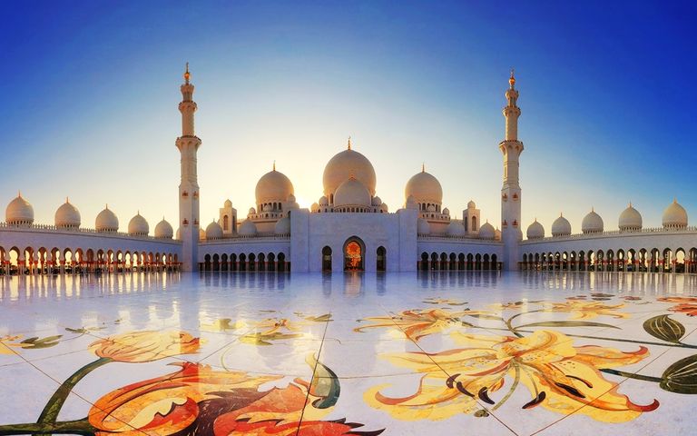 مسجد الشيخ زايد أحد أماكن السياحة في الفجيرة السياحة في الفجيرة…. 5 أماكن تخطف الأنظار