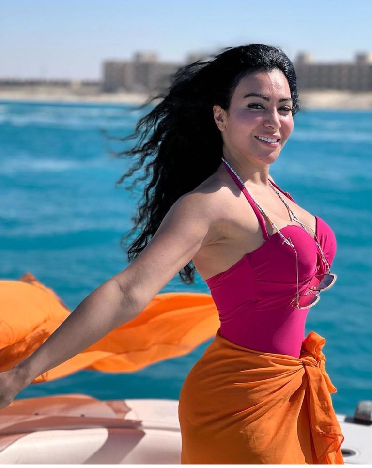 الفنانة ميرهان حسن