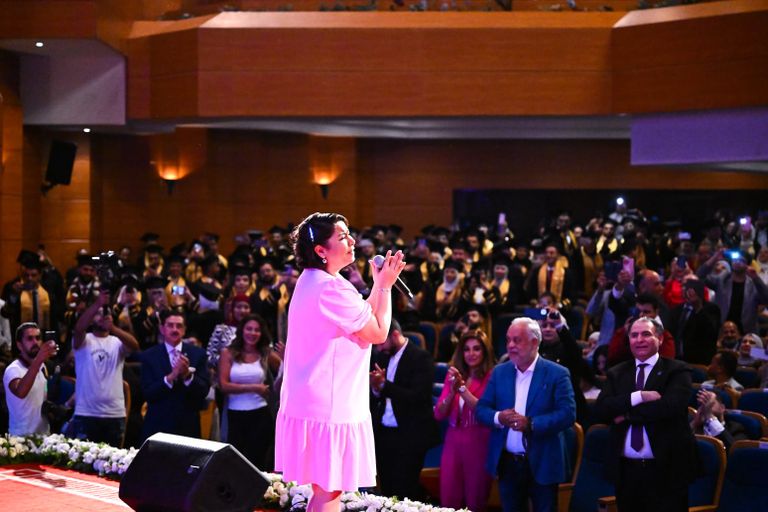 النجمة شيرين عبدالوهاب