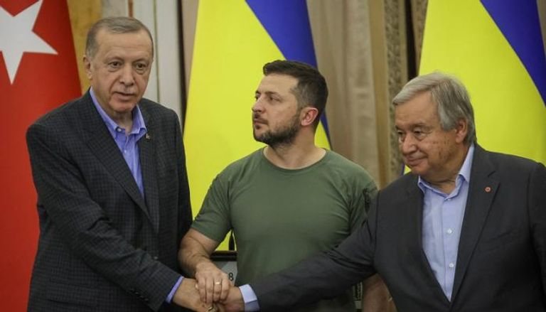 زيلنسكي يتوسط غوتيريش وأردوغان بقمة لفيف- رويترز