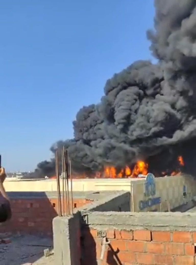 جانب من الحريق