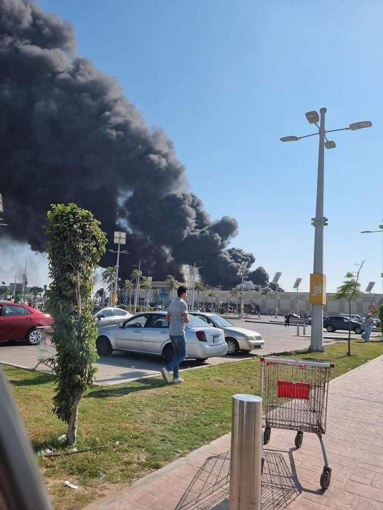 جانب من الحريق