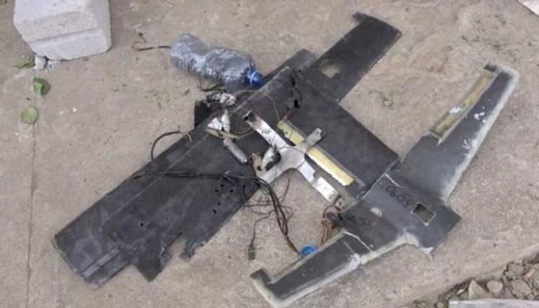 أجزاء من حطام الطائرة الحوثية