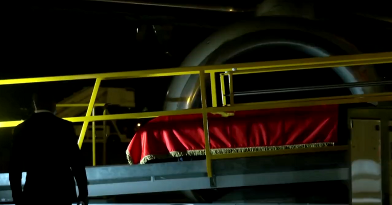 جثمان الرئيس الأنجولي السابق جوزيه إدواردو دوس سانتوس