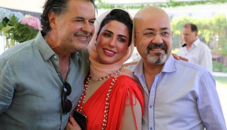 النجم اللبناني مع السفير العراقي وزوجته 
