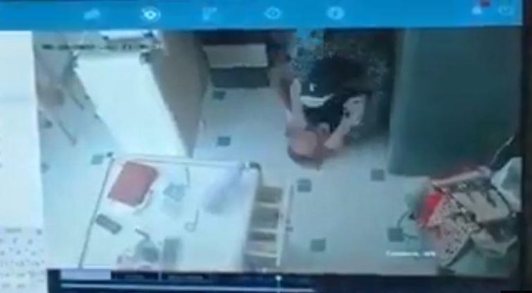 كاميرا مراقبة ترصد الاعتداء على صيدلانية الإسماعيلية