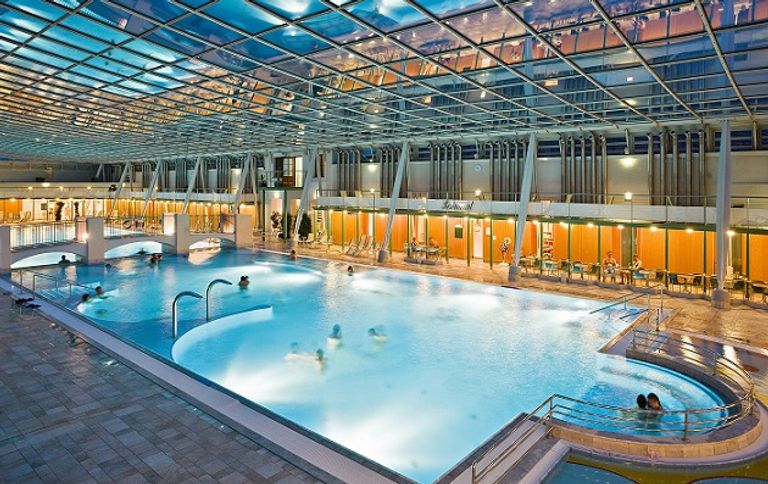 حمامات المدينة واحدة من أماكن السباحة في فيينا أجمل أماكن السباحة في فيينا 2022