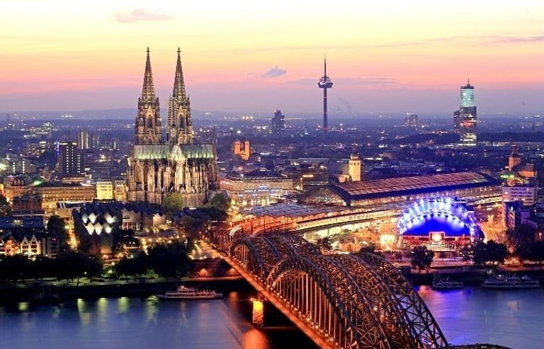 نهر الدانوب الجديد واحدًا من أماكن السباحة في فيينا أجمل أماكن السباحة في فيينا 2022