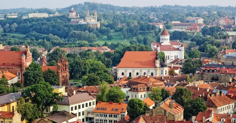 فيلنيوس أحد أماكن السياحة في ليتوانيا السياحة في ليتوانيا…أفضل 4 أماكن للزيارة