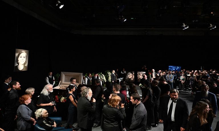 الفيلسوف الروسي ألكسندر دوغينا يلقي نظرة الوداع على ابنته- الفرنسية