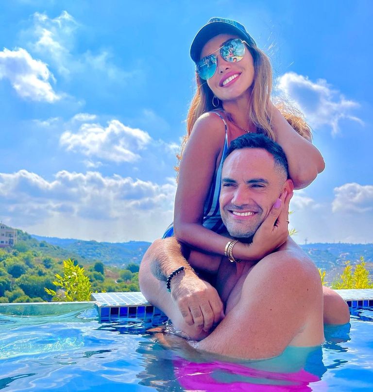 الفنان أيمن القيسوني وزوجته نسرين زريق