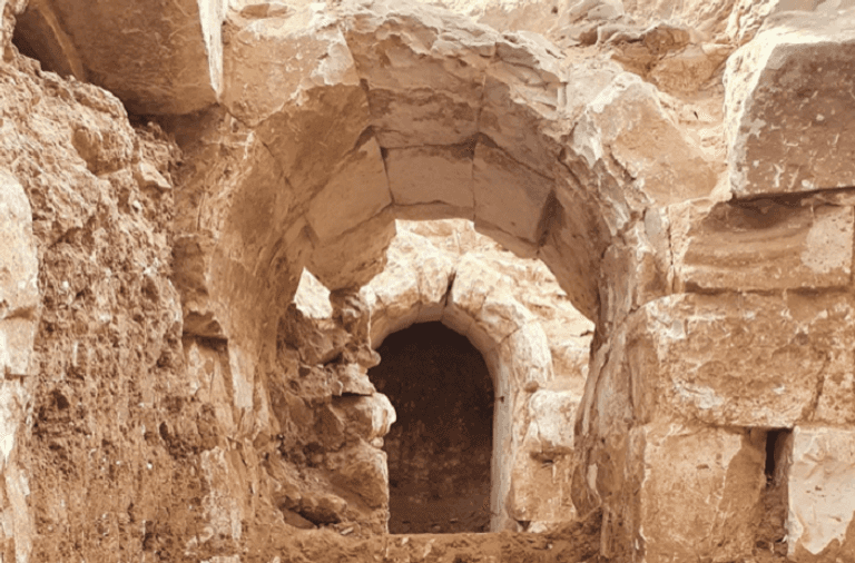 البيت المكتشف عمره 1200 عام