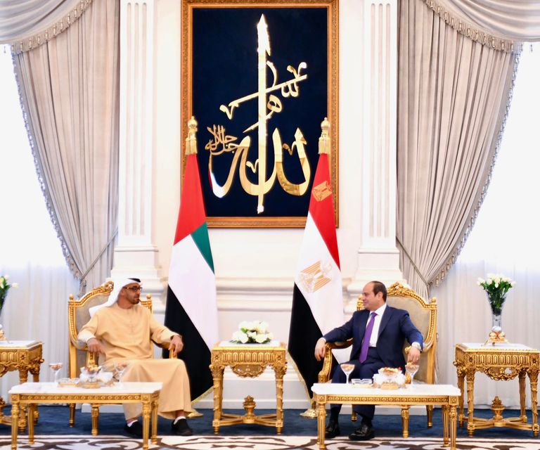 جانب من اللقاء التشاوري الأخوي الذي عقد في قصر الرئاسة بمدينة العلمين