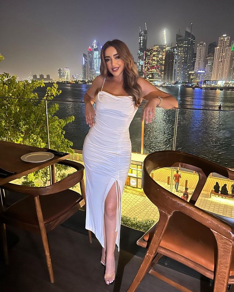 أحدث إطلالات المطربة جميلة البداوي