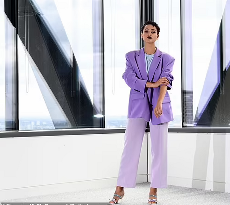 الممثلة الإنجليزية ناتالي إيمانويل