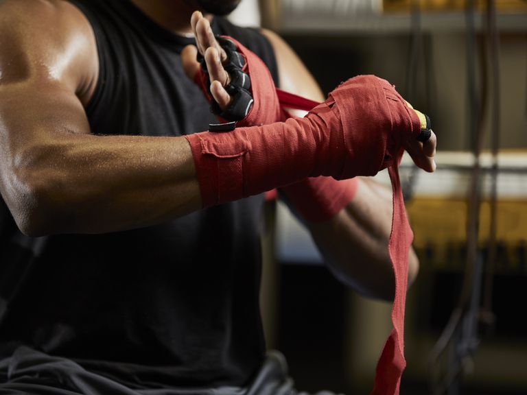 لاعب الكيك بوكس السابق أندرو تيت